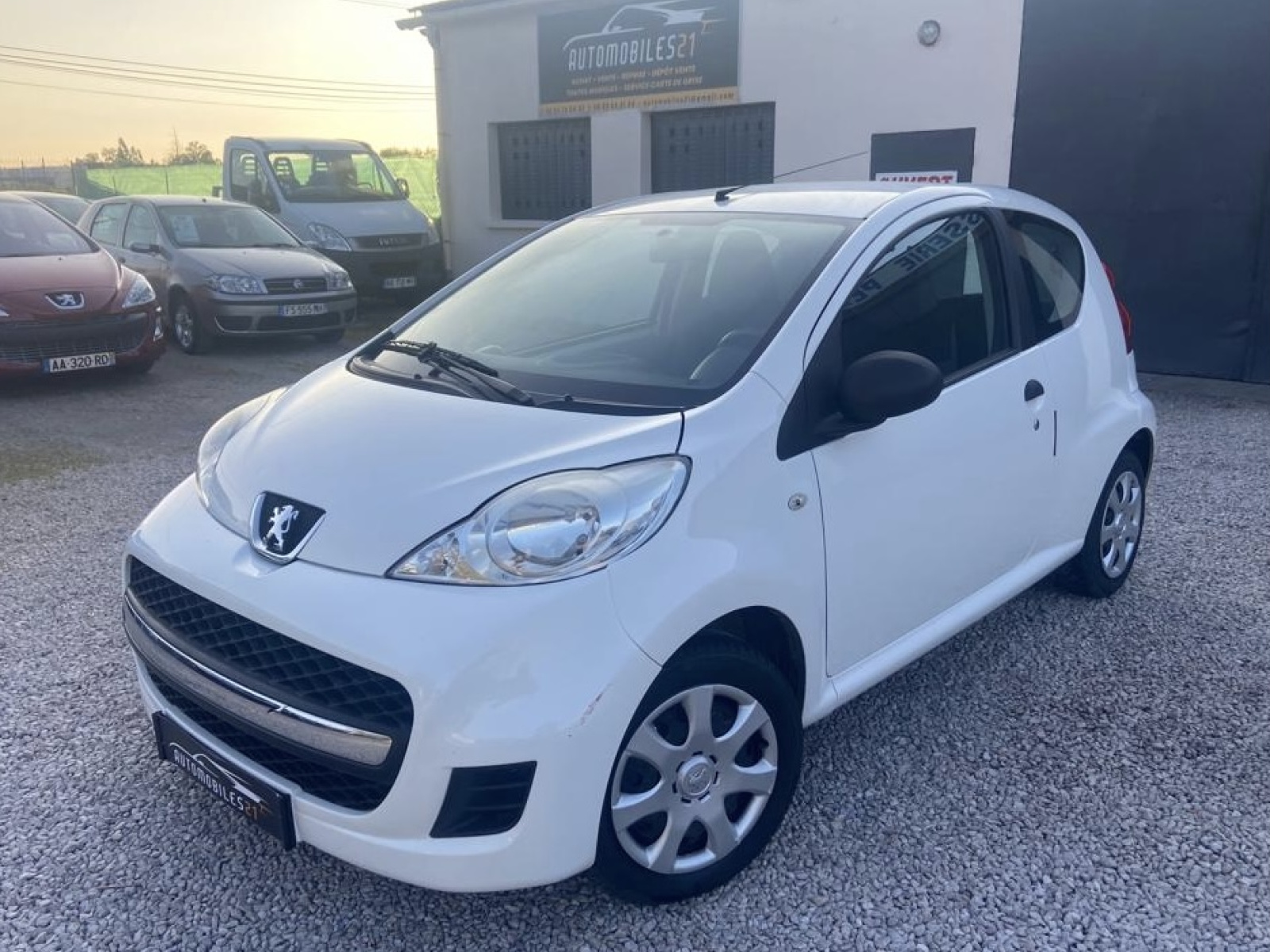 PEUGEOT 107 1.0e 12V 68ch BLUE LION Trendy