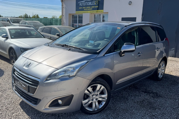 PEUGEOT 5008