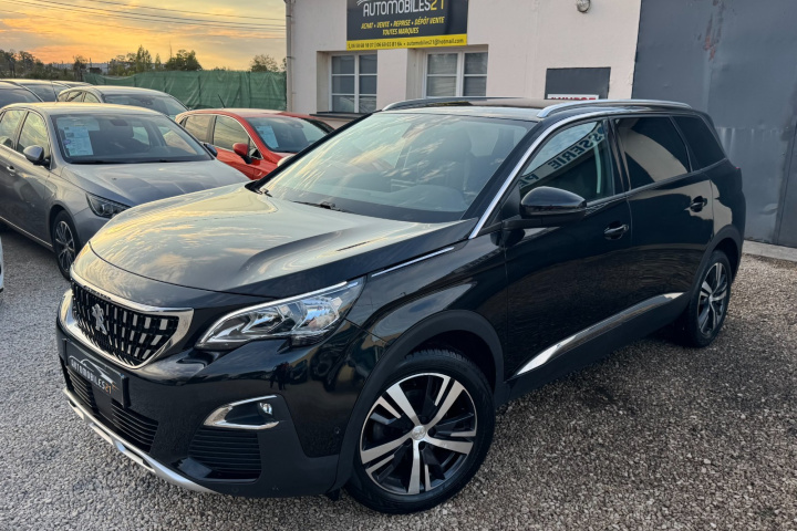 PEUGEOT 5008