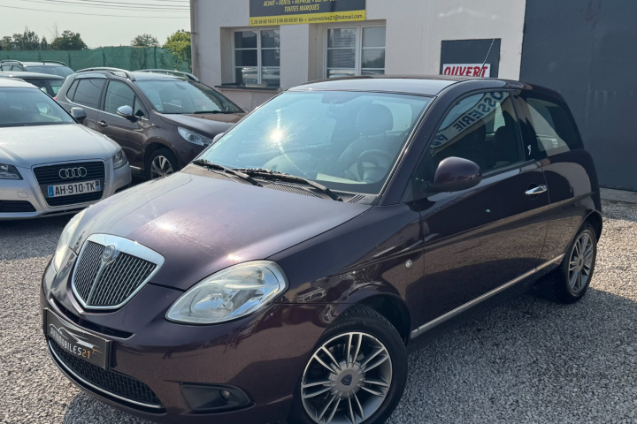 LANCIA YPSILON