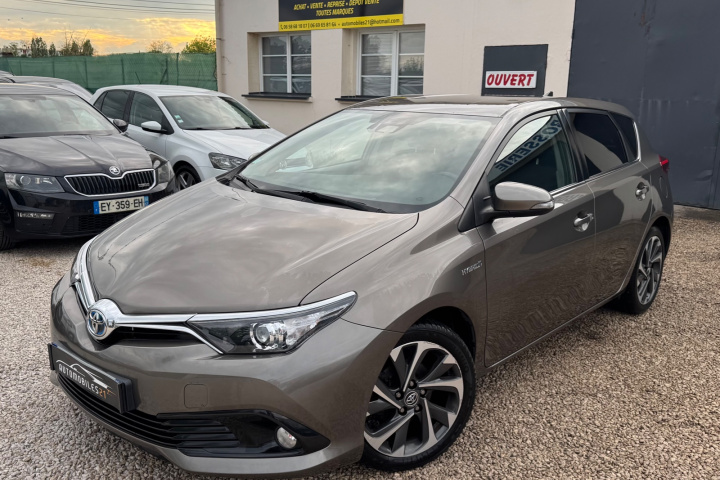 TOYOTA AURIS